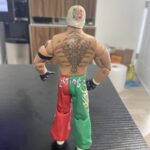 t-actionfig-wwe-reymysterioreg24